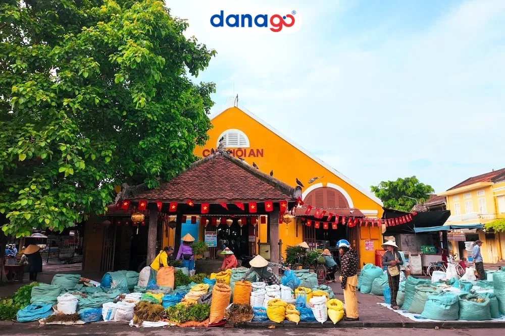 Chợ Hội An là điểm check in không thể bỏ lỡ khi đến với phố cổ