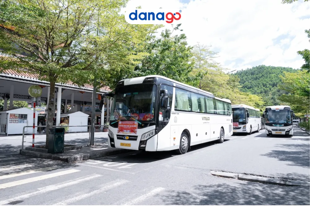 Đội xe du lịch DANAGO phục vụ đưa đón du khách đến Hội An