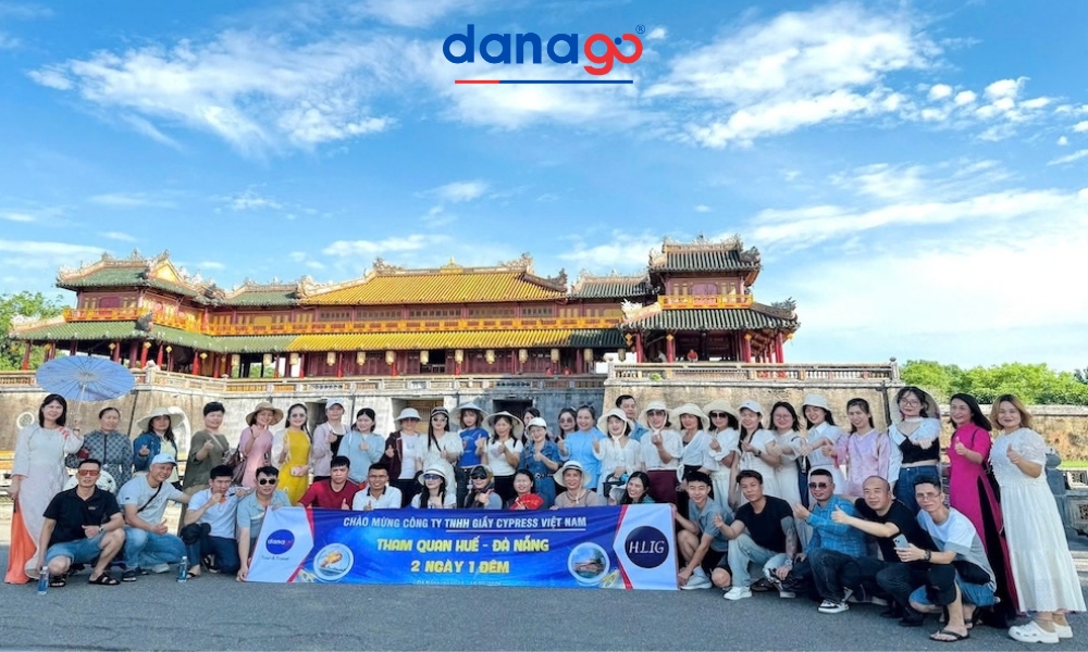 Đoàn khách tham gia tour Đà Nẵng - Huế cùng DANAGO.